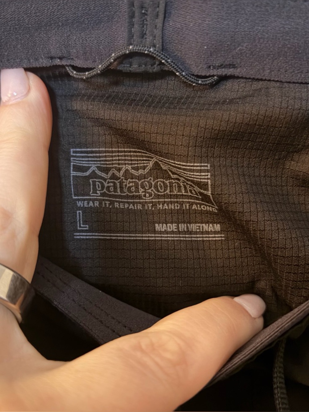 Patagonia Black Shorts Men’s Large - Picture 6 of 6